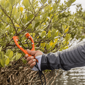 YakGear Brush Gripper - Gio's Outdoors